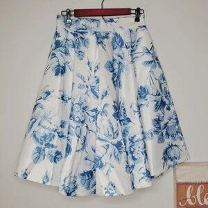 NWT ChicWish Floral Blue White Skirt Full A Line Size M